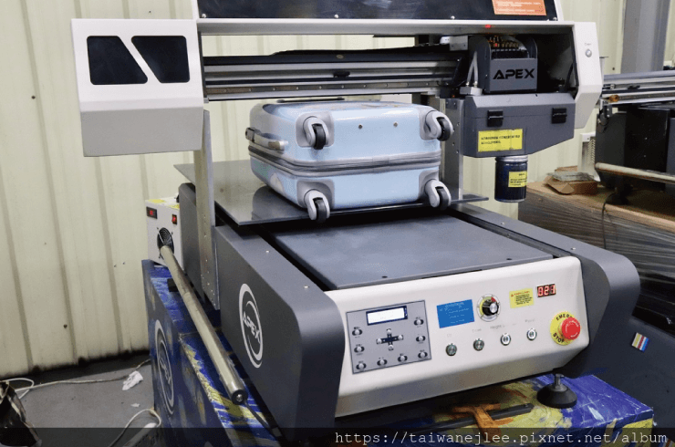 custom suitcase printing process