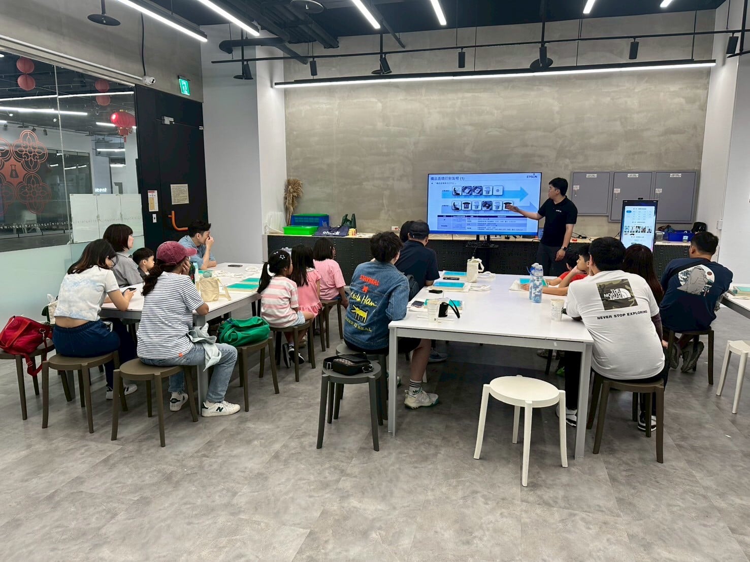 2026 夏季 奕昇x台北科教館 用AI玩轉臉譜 打造第一張個人風格金屬海報 2606 activity ntsec 03