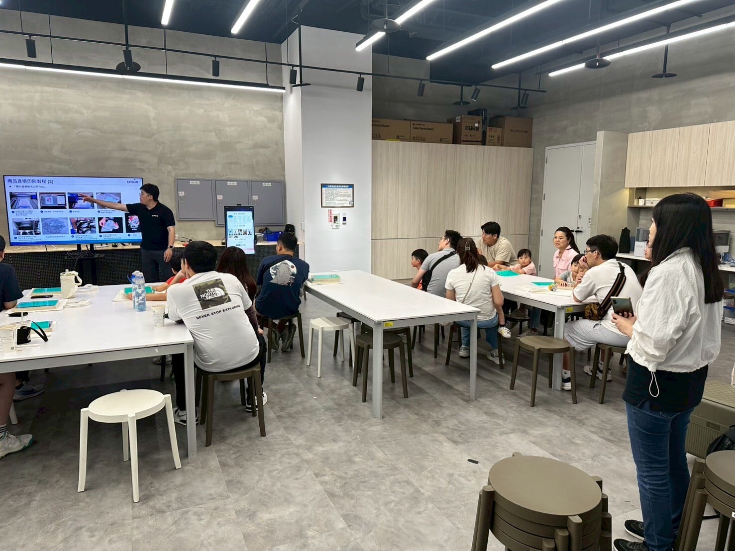 2026 夏季 奕昇x台北科教館 用AI玩轉臉譜 打造第一張個人風格金屬海報 2606 activity ntsec 04